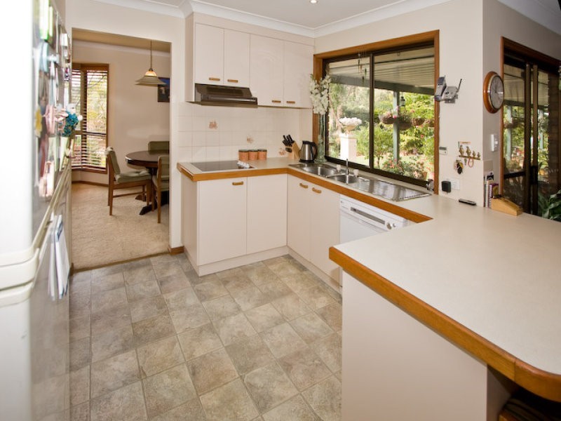 2 Sandalwood Street, Sinnamon Park QLD 4073