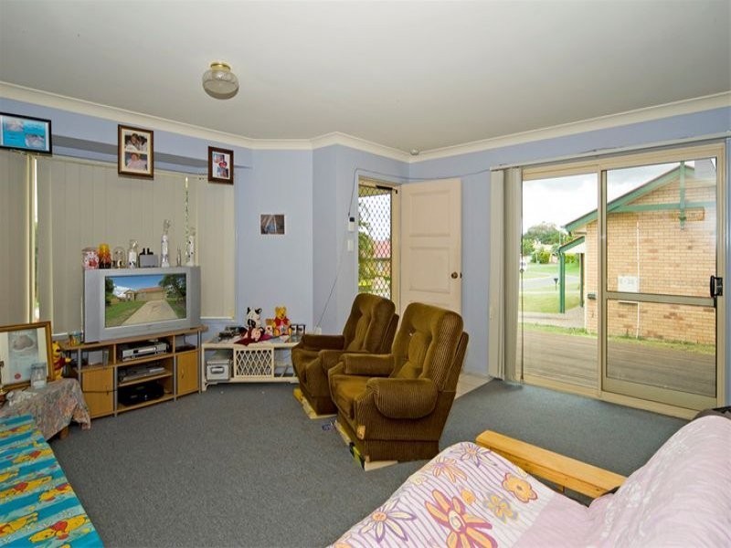 8 Morris Street, Flinders View QLD 4305