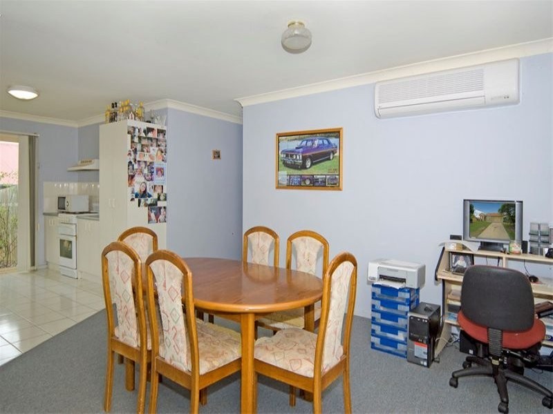 8 Morris Street, Flinders View QLD 4305