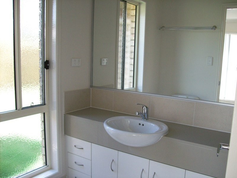 7 Jene Court, Flinders View QLD 4305