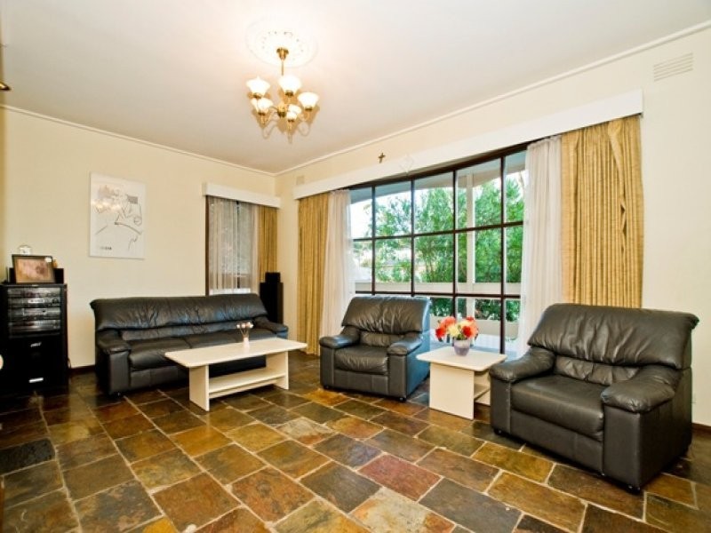 49 Margot Avenue, Doncaster VIC 3108