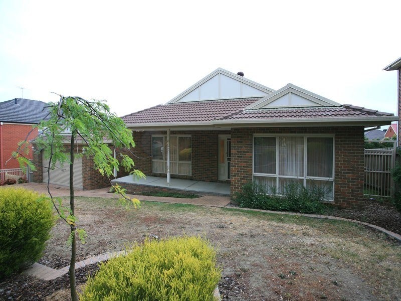 6 Yarraridge Drive, Chirnside Park VIC 3116