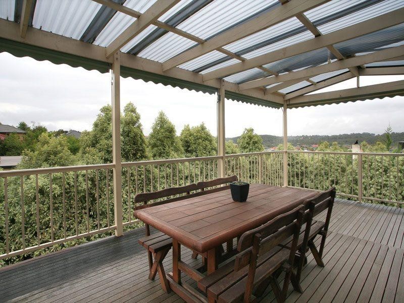 6 Yarraridge Drive, Chirnside Park VIC 3116