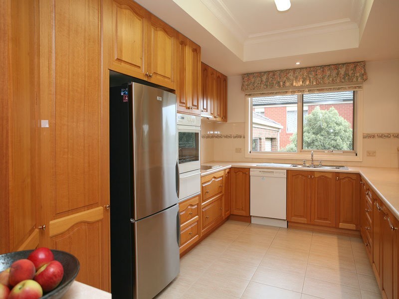 6 Yarraridge Drive, Chirnside Park VIC 3116