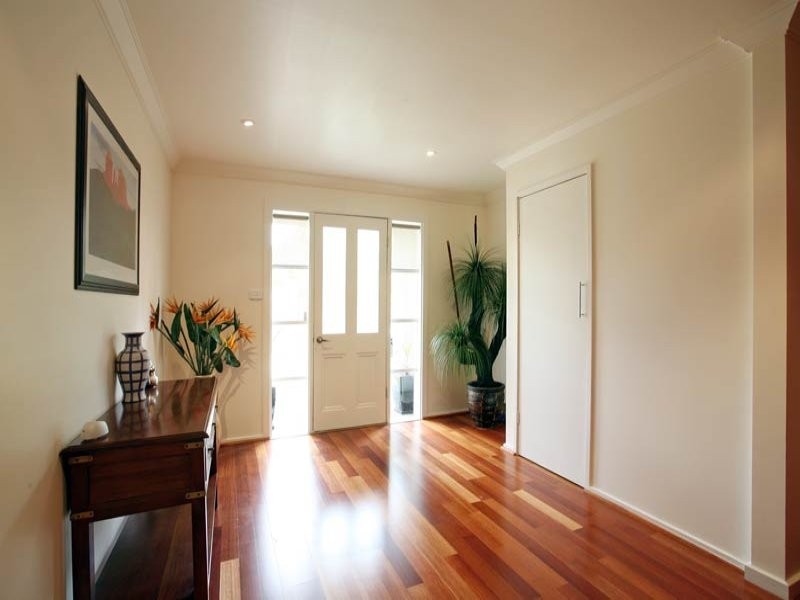 8 Dillwynia Avenue, Templestowe Lower VIC 3107