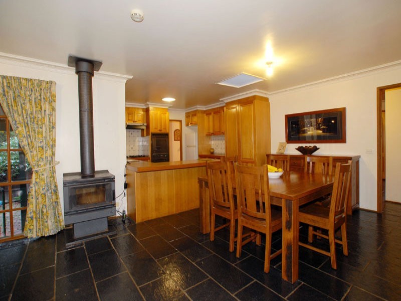 19 Waters Grove, Heathmont VIC 3135