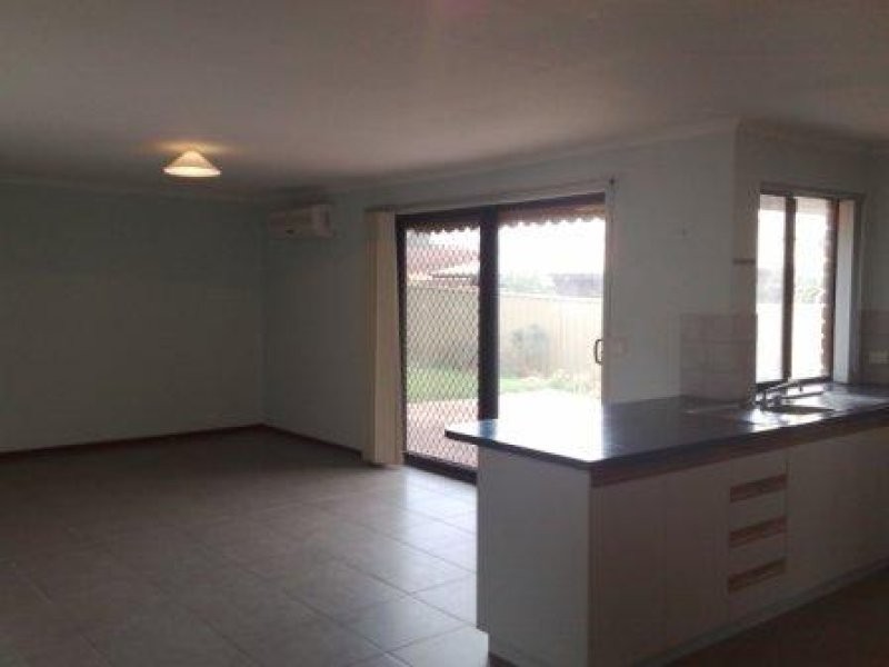 2 Clifftop Crescent, Hallett Cove SA 5158