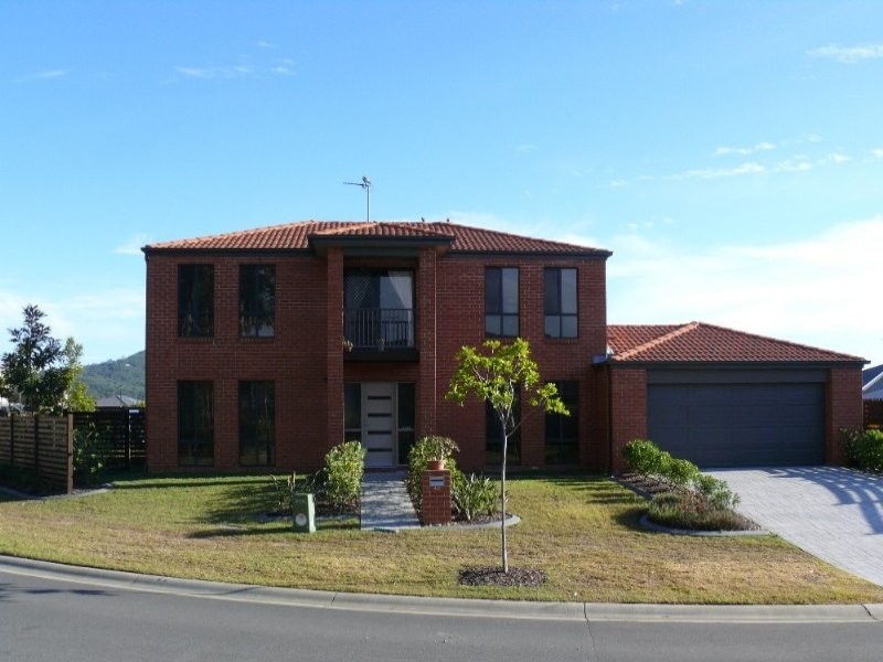 42 Bahkeeta Street, Oxenford QLD 4210