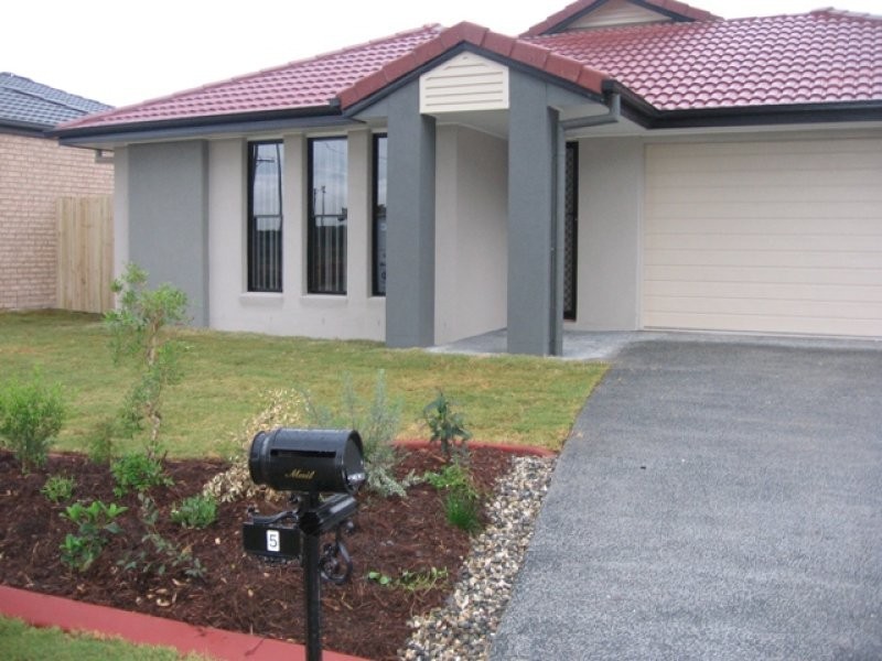 5 Flint Street, Bray Park QLD 4500