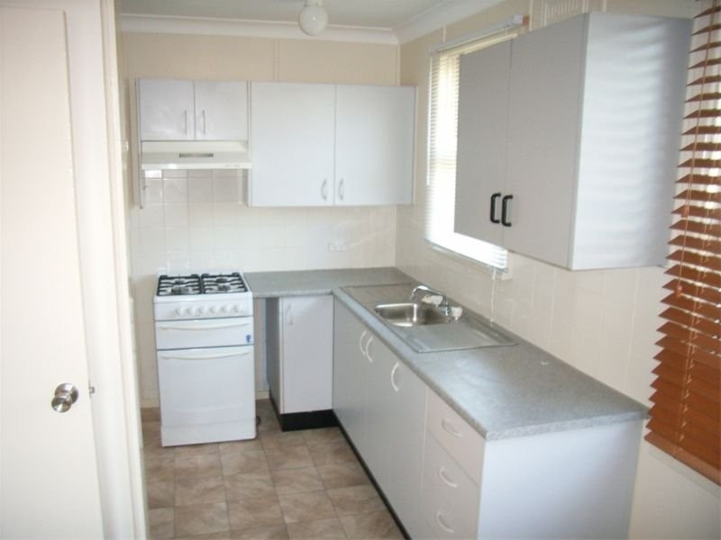 4 Cassia Crescent, Gateshead NSW 2290