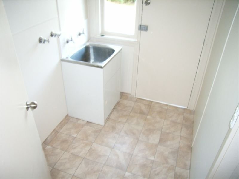 4 Cassia Crescent, Gateshead NSW 2290