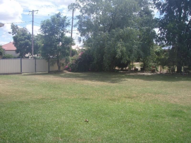 19 Charles Ave, Goondiwindi QLD 4390