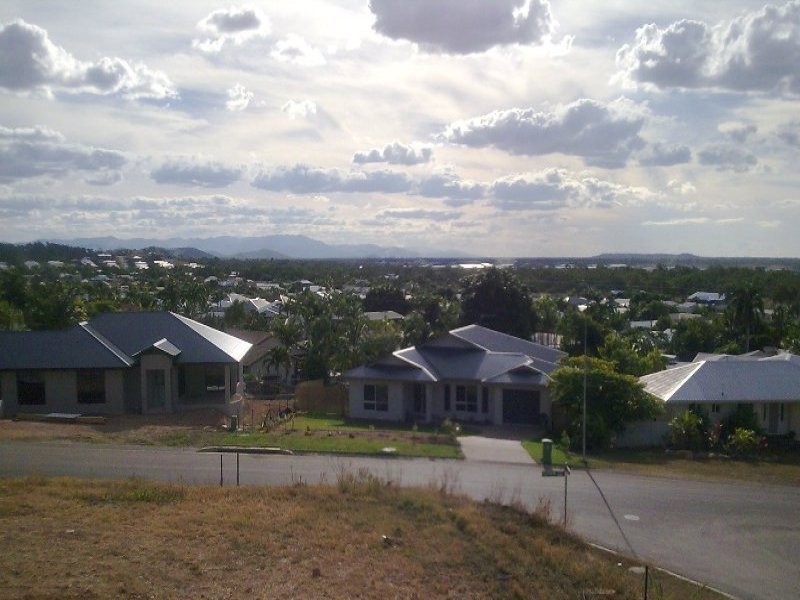 3 Kallanda Street, Mount Louisa QLD 4814