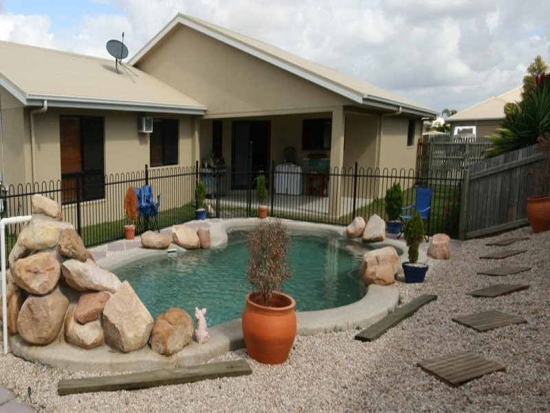 17 Blackbean Court, Mount Louisa QLD 4814