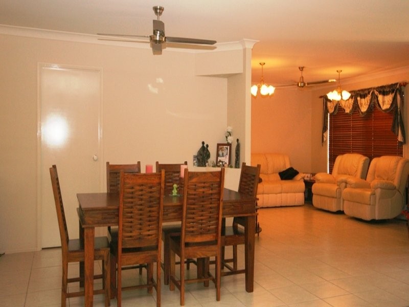 17 Blackbean Court, Mount Louisa QLD 4814