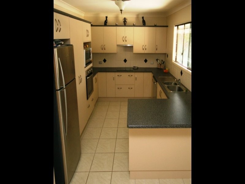 17 Blackbean Court, Mount Louisa QLD 4814