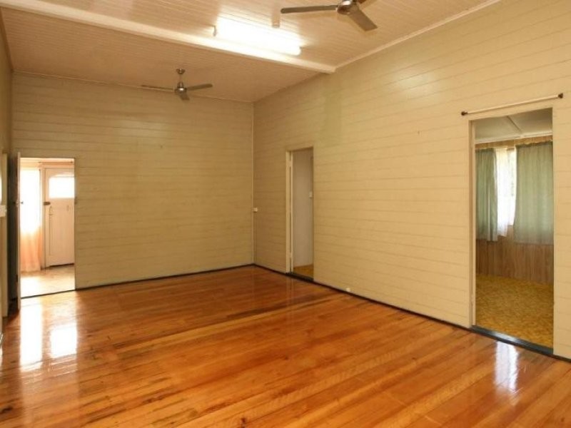 58 Norris Street, Hermit Park QLD 4812