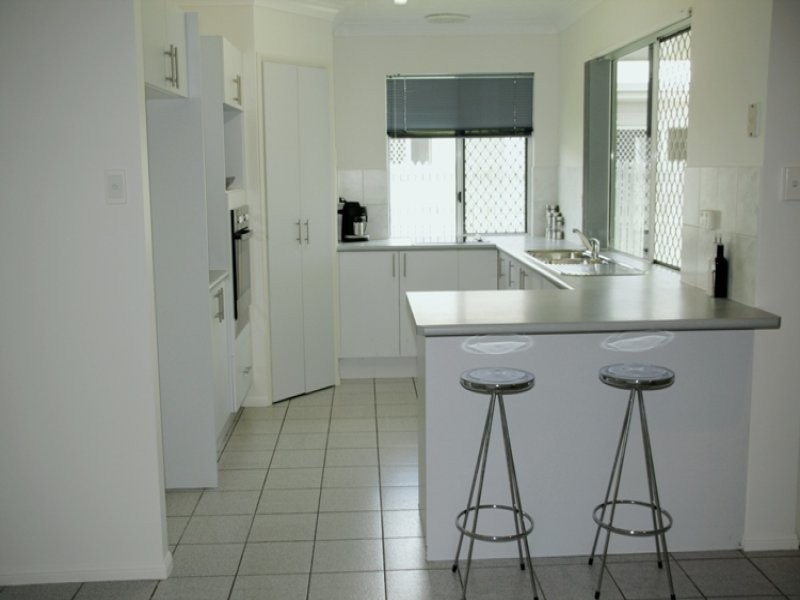 16 Bluebell Way, Kirwan QLD 4817