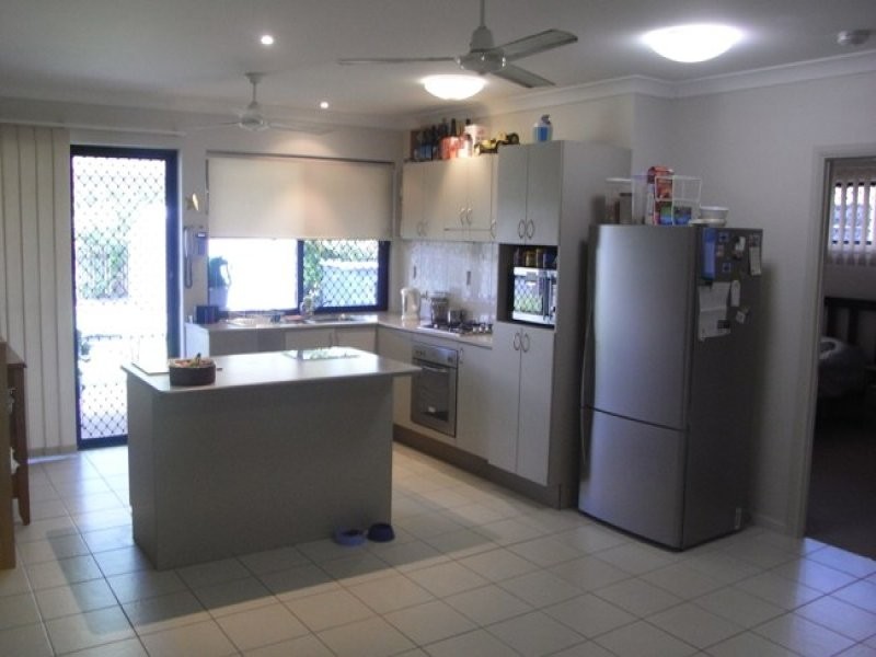 7 Blue Wren, Kelso QLD 4815