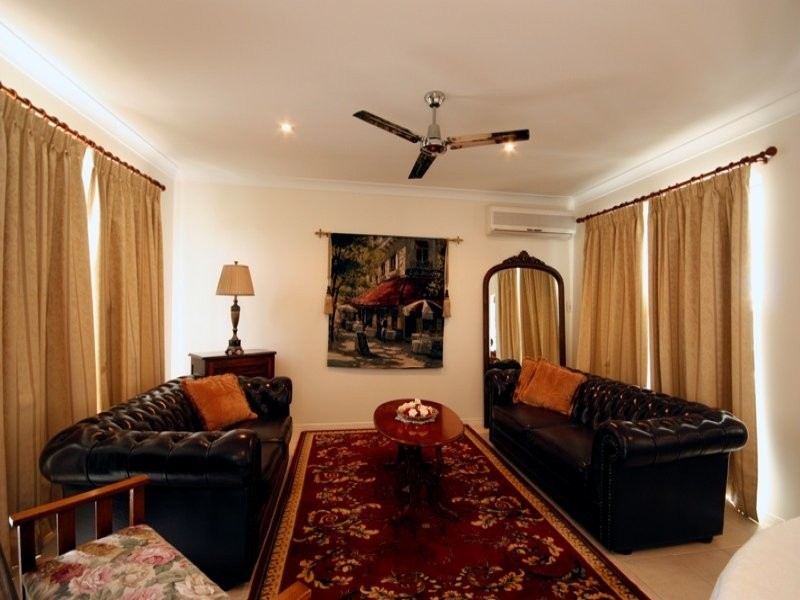 13 Hilton Way, Mount Louisa QLD 4814