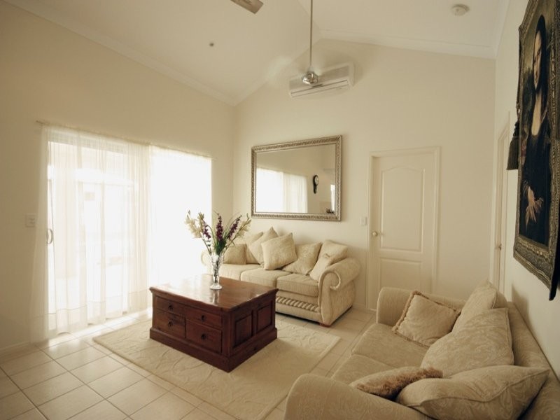 13 Hilton Way, Mount Louisa QLD 4814