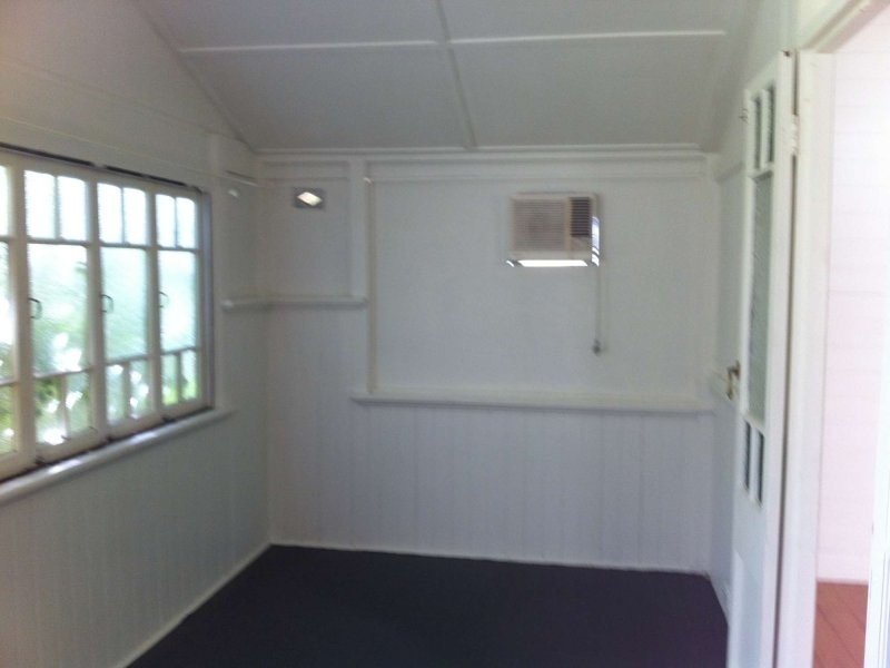 42 French Street, Pimlico QLD 4812