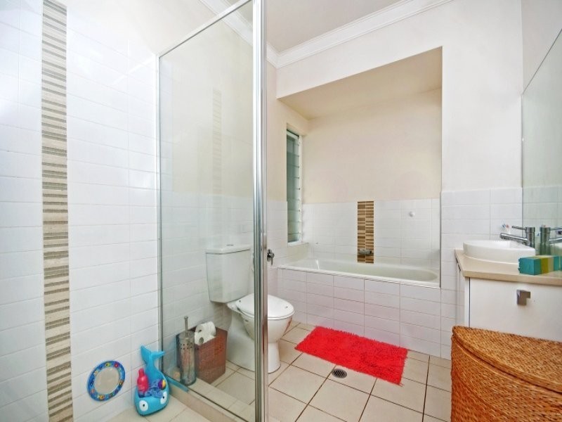 5 Strawberry Road, Kelso QLD 4815