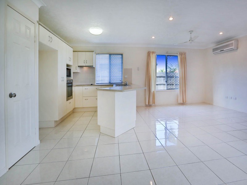 2/70 Thorn Street, Mount Louisa QLD 4814