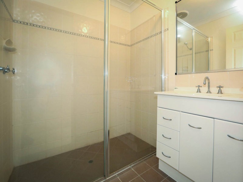 2/70 Thorn Street, Mount Louisa QLD 4814