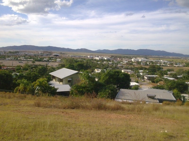 Lot 3 Kallanda Street, Mount Louisa QLD 4814
