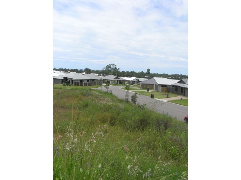 76 Hillock, Bushland Beach QLD 4818