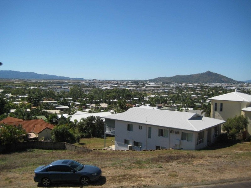 9 Tableland Terrace, Mount Louisa QLD 4814