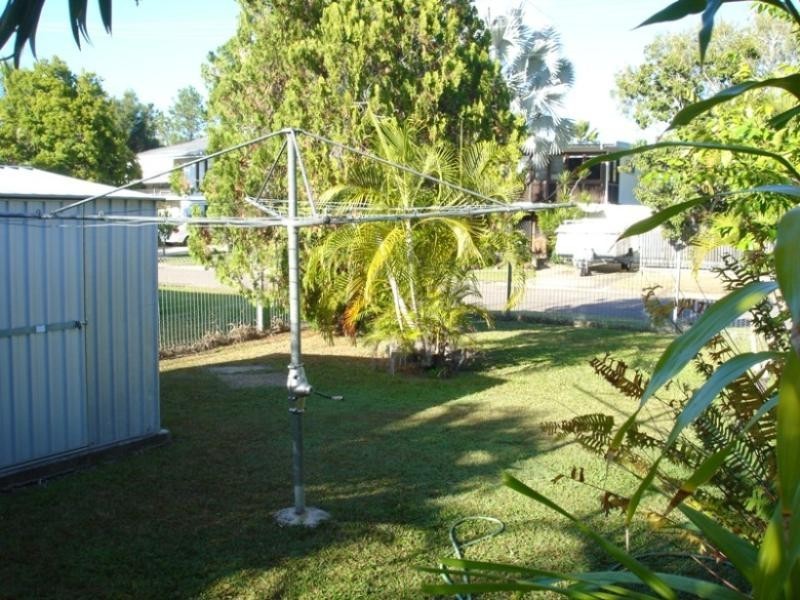 2/74 Albert, Cranbrook QLD 4814