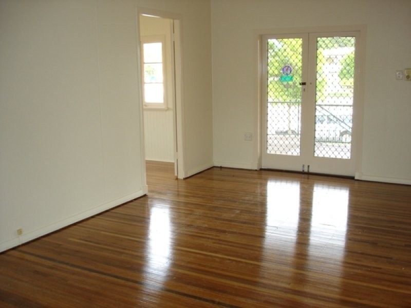 139 Ross River Road, Mundingburra QLD 4812