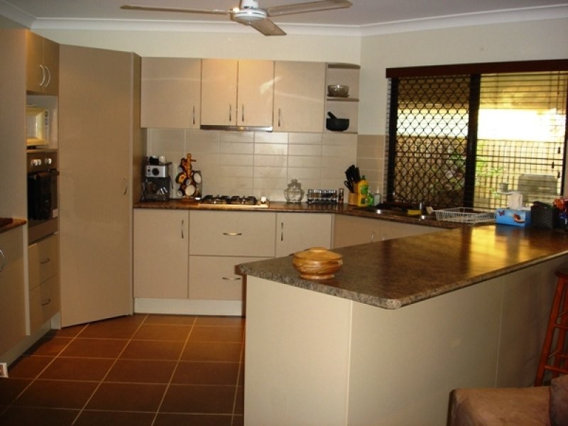 11 ESHELBY STREET, Bushland Beach QLD 4818