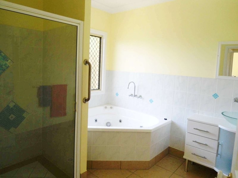 5 TeaTree Court, Mount Louisa QLD 4814