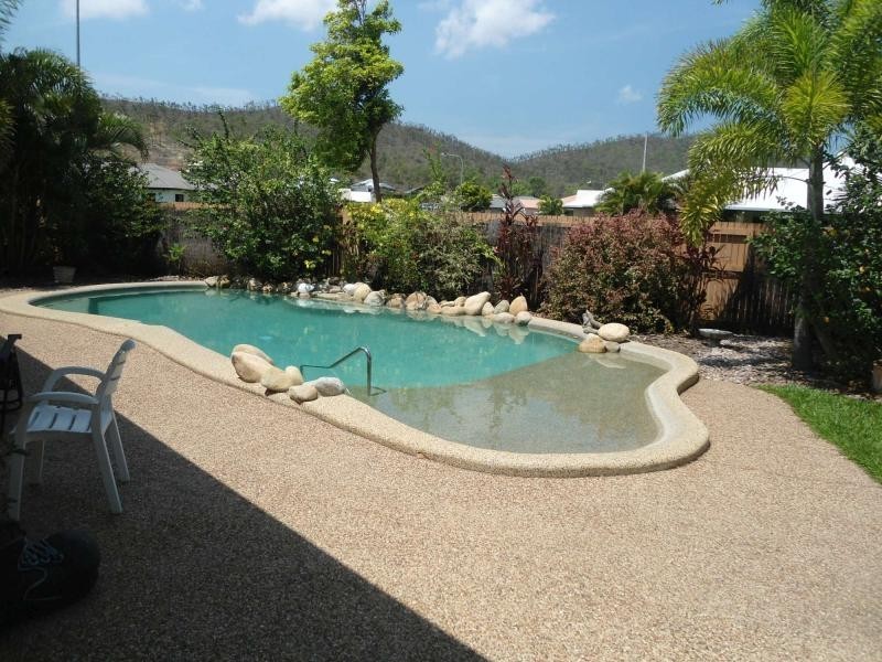 5 TeaTree Court, Mount Louisa QLD 4814