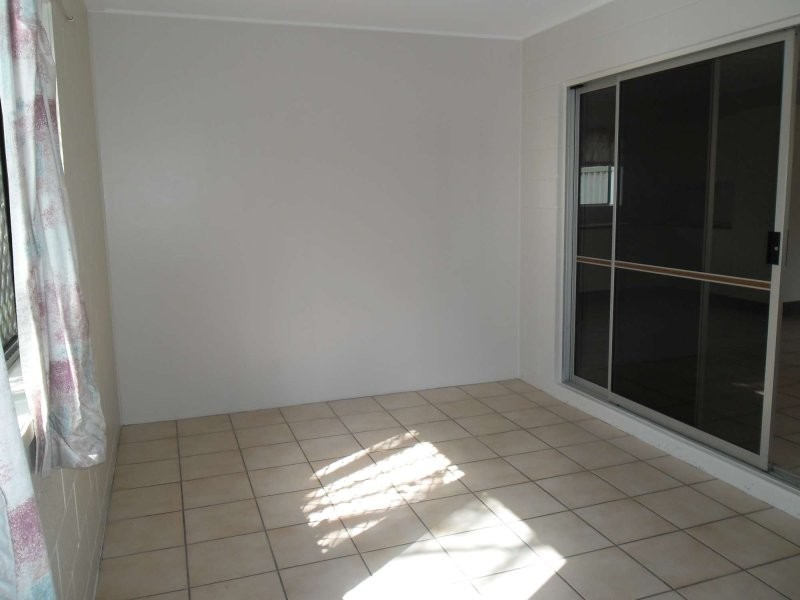 2/31 Roberts Street, Hermit Park QLD 4812