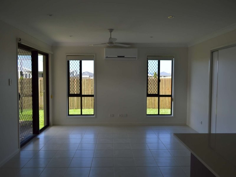 60 Daydream Circuit, Burdell QLD 4818