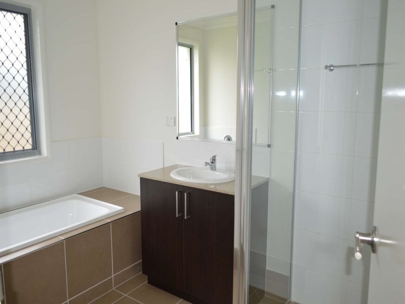 36 Dahlia Street, Burdell QLD 4818