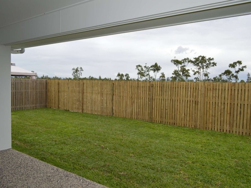 36 Dahlia Street, Burdell QLD 4818