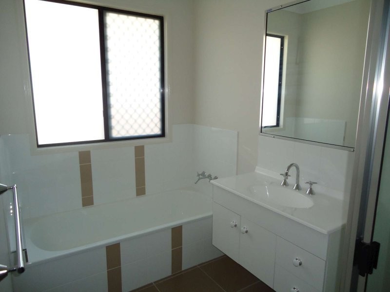 37 Blue Wren Drive, Kelso QLD 4815