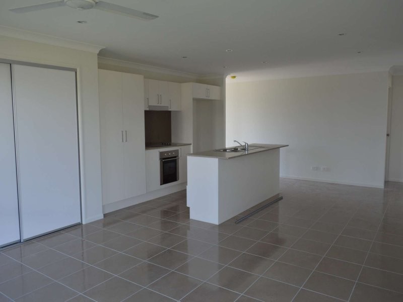 2/6 Marblewood Drive, Mount Low QLD 4818