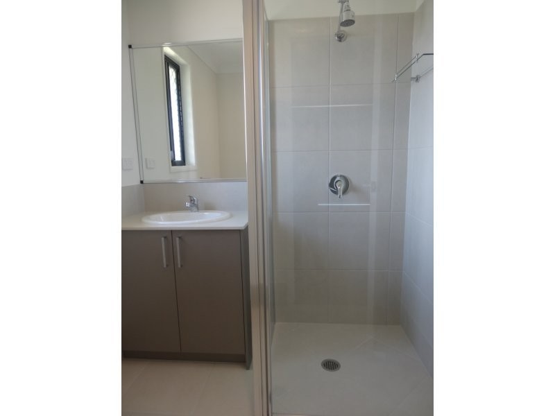 1/1 Barklya Street, Mount Low QLD 4818