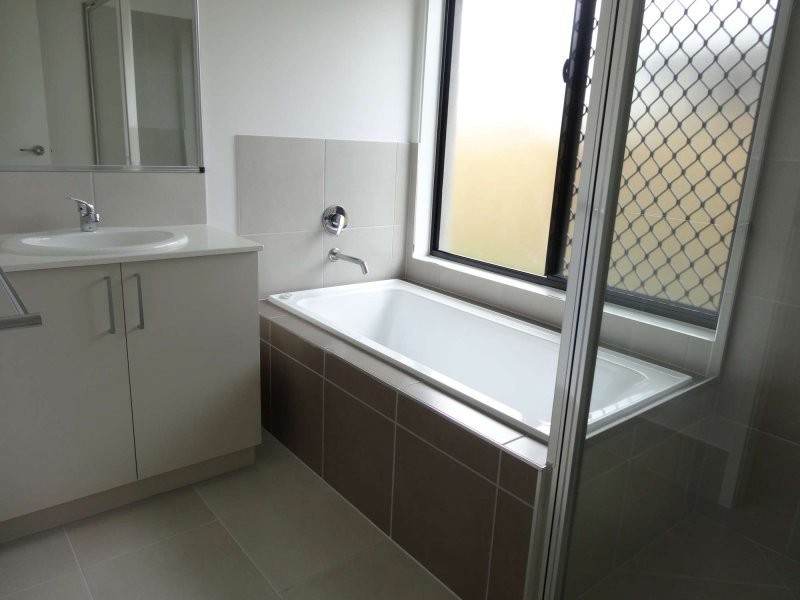 9 Cassinia Street, Mount Low QLD 4818