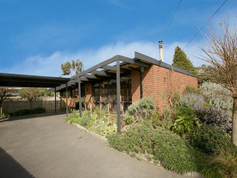 12 Longueville Lane, Grovedale VIC 3216