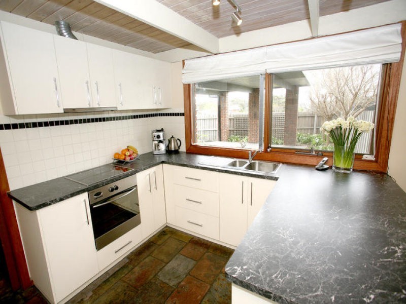 12 Longueville Lane, Grovedale VIC 3216