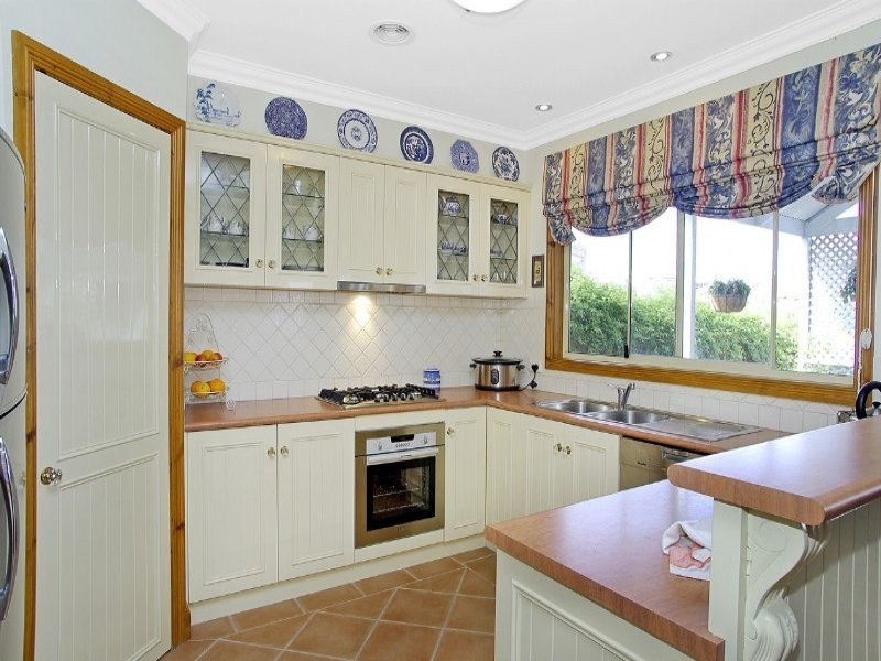 27 Clydesdale Way, Highton VIC 3216