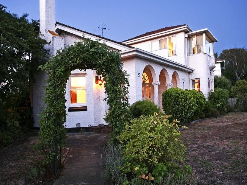 37 The Esplanade, Drumcondra VIC 3215