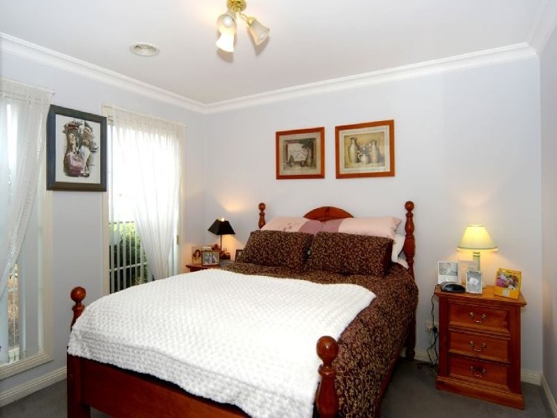 13 Magpie Close, Lara VIC 3212
